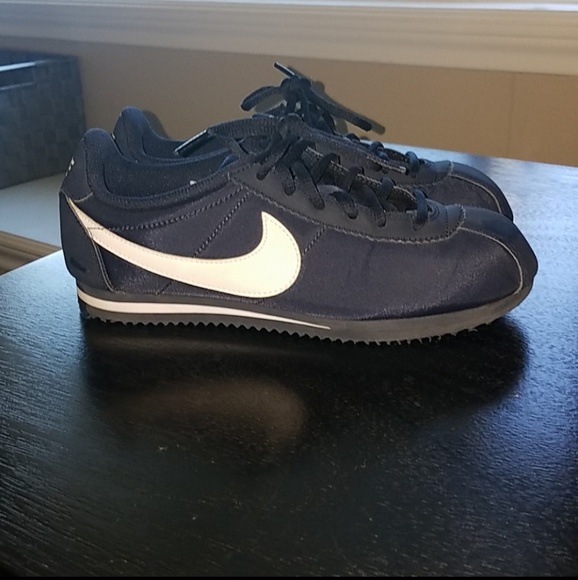nike cortez poshmark